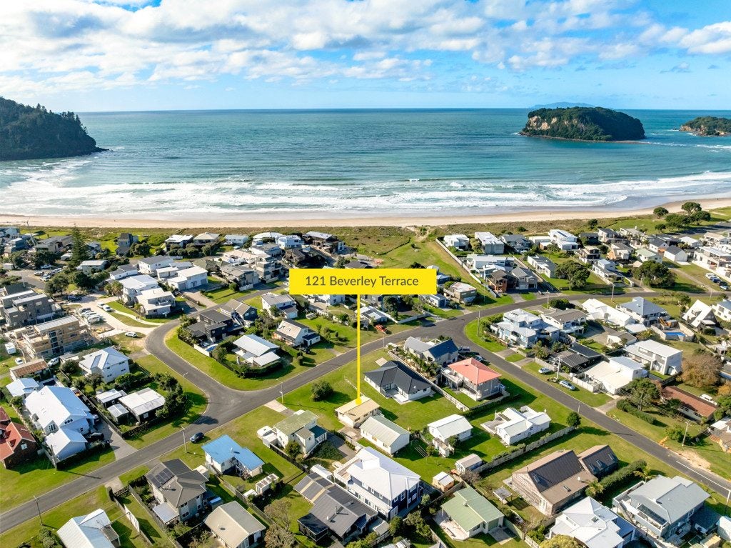 121 Beverley Terrace, Whangamata - Carousel 1