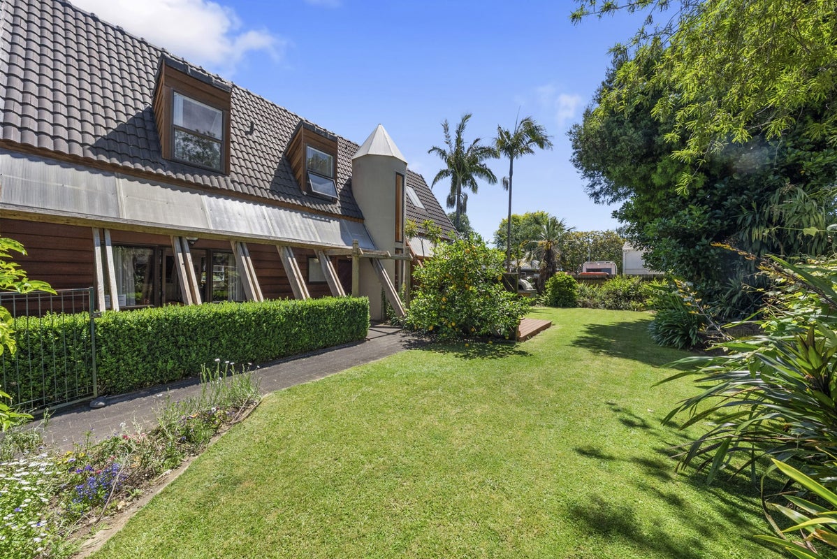 7 Gulliver Place, Conifer Grove, Takanini - Carousel 33