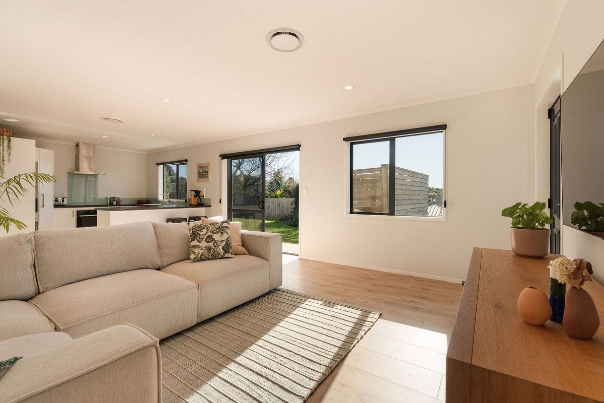 10 Avon Rise, Welcome Bay, Tauranga - Carousel 2