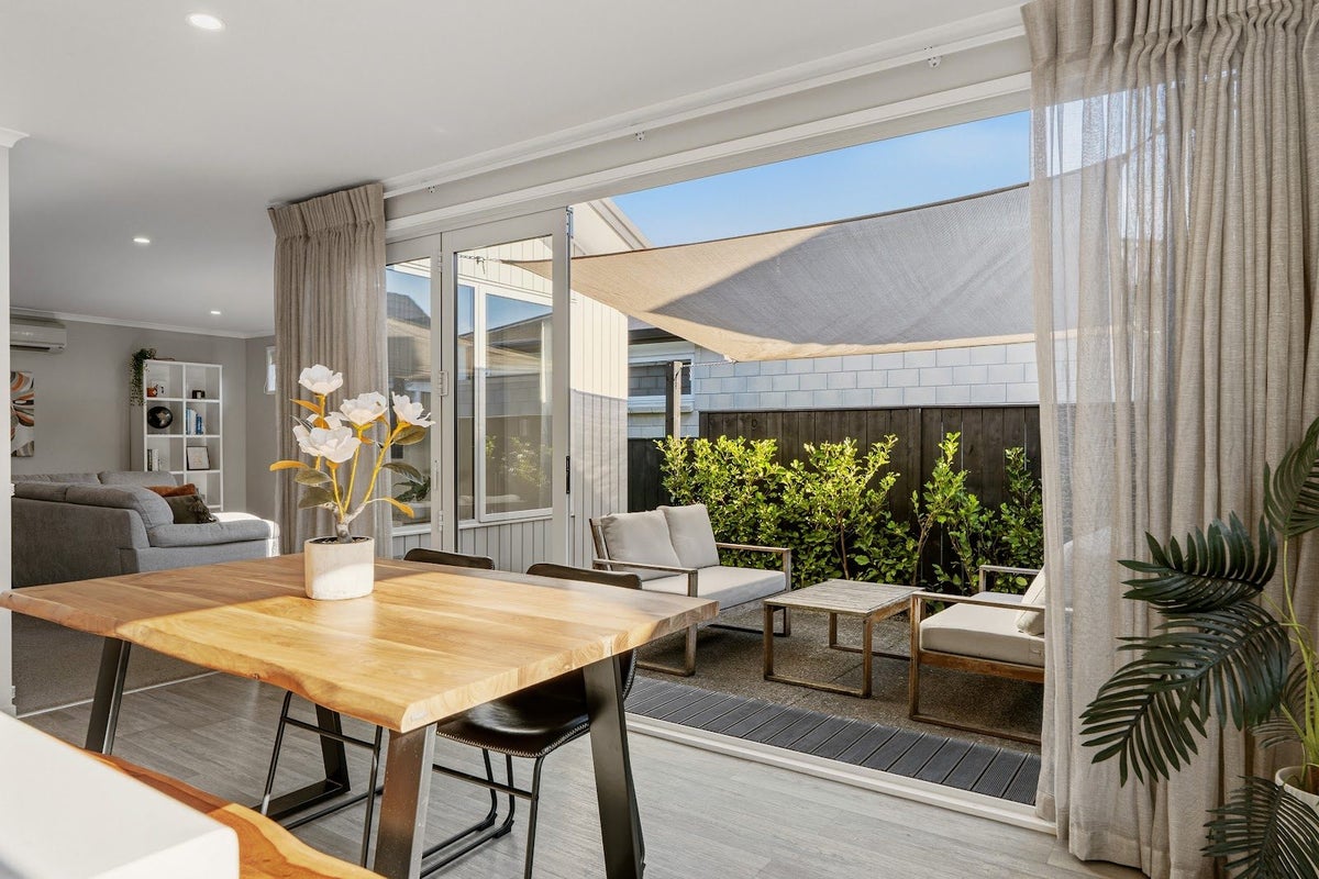 15 Capstan Close, Pyes Pa, Tauranga - Carousel 2