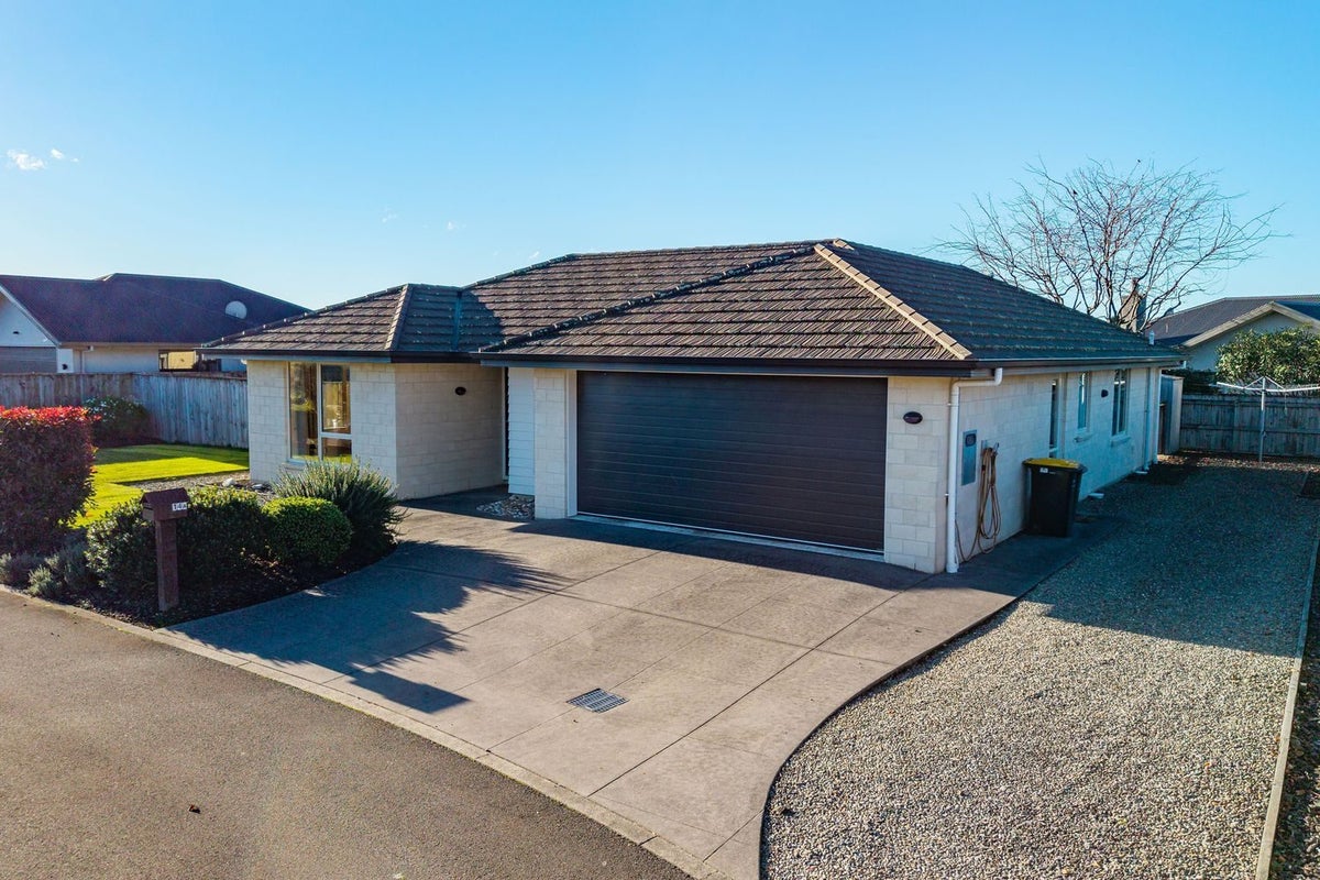 14A Ernest Place, Brightwater - Carousel 1