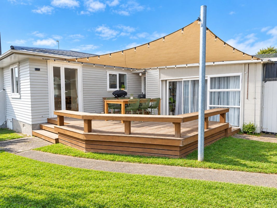 189 Riverside Avenue, Point England, Auckland - Carousel 2
