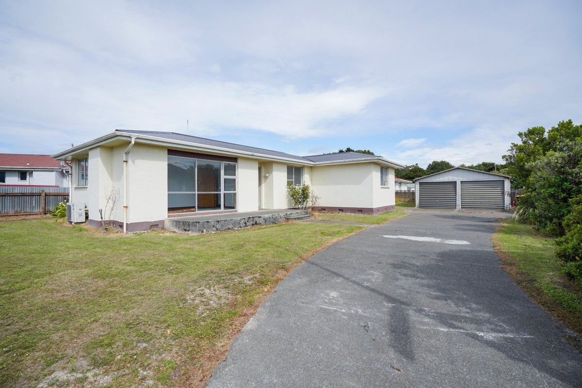 17 Paisley Street, Kew, Invercargill - Carousel 1