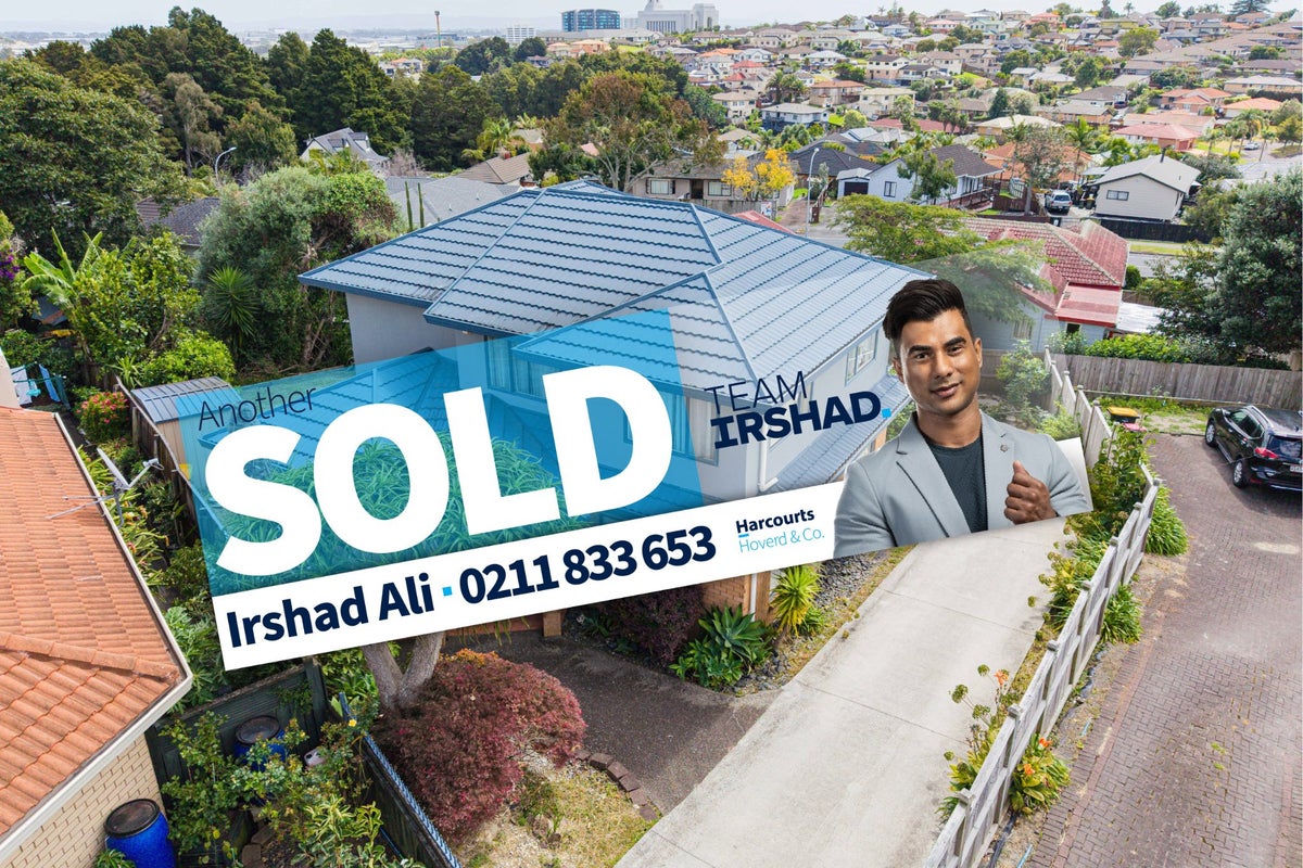 20 Pelargonium Terrace, Goodwood Heights, Auckland - Carousel 1