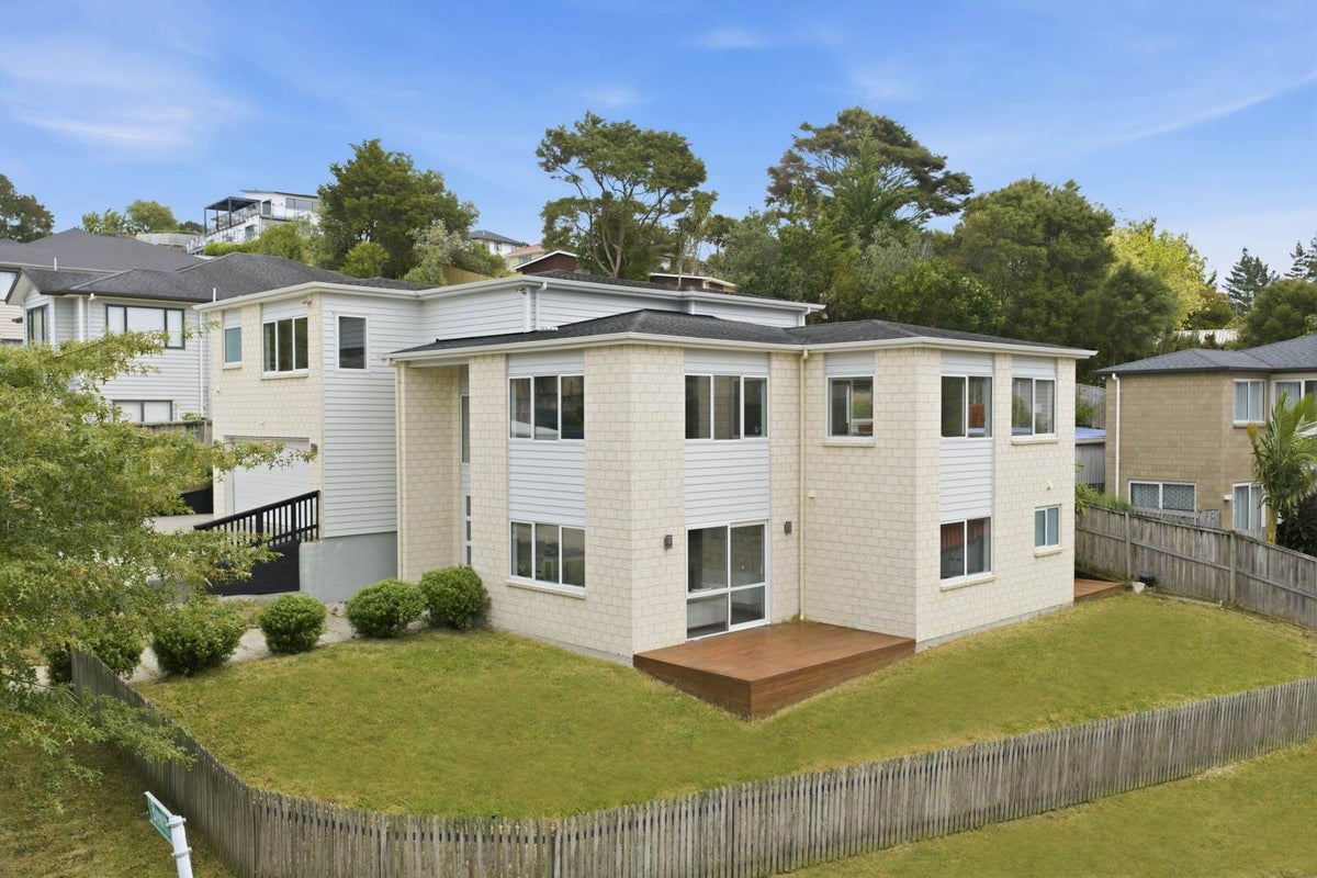 3 Korihi Drive, Swanson, Auckland - Carousel 2