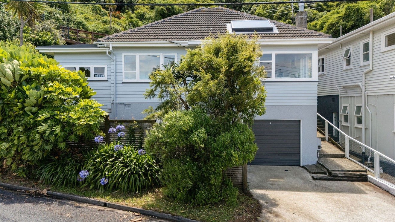 7 Houghton Bay Road, Houghton Bay, Wellington - Carousel 2