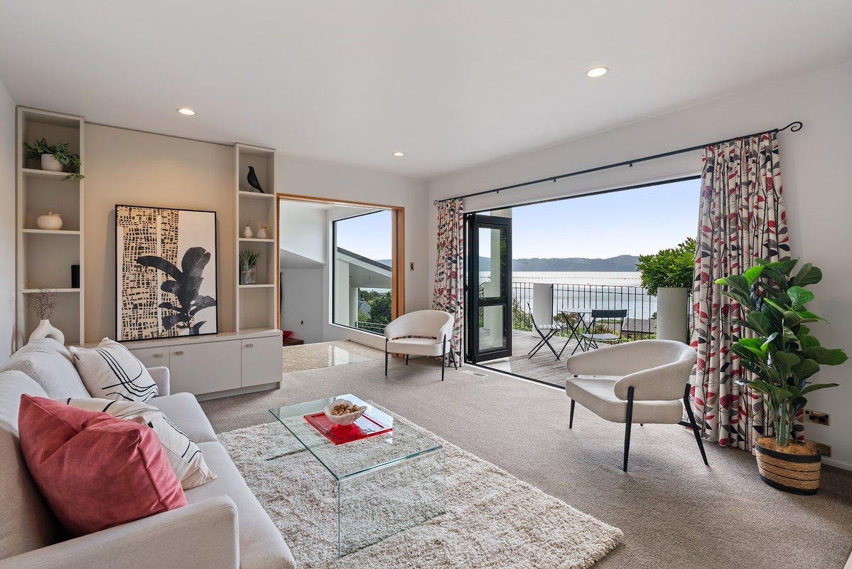 52 Walter Road, Lowry Bay, Lower Hutt - Carousel 2