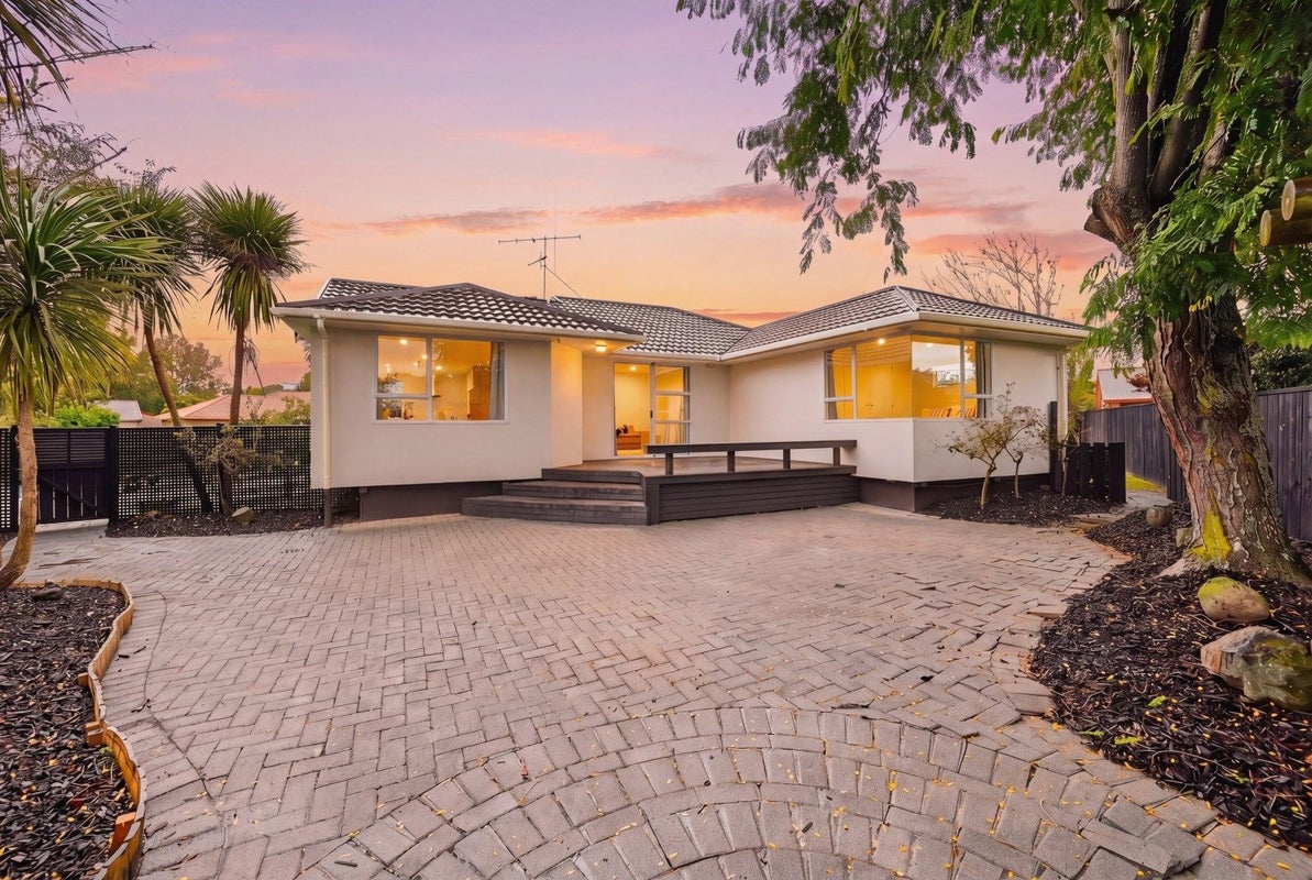 8 Pennant Place, Flagstaff, Hamilton - Carousel 2