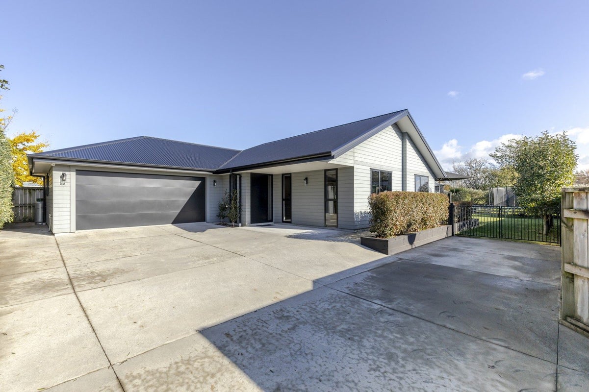 26 Smith Street, Lepperton, New Plymouth - Carousel 1