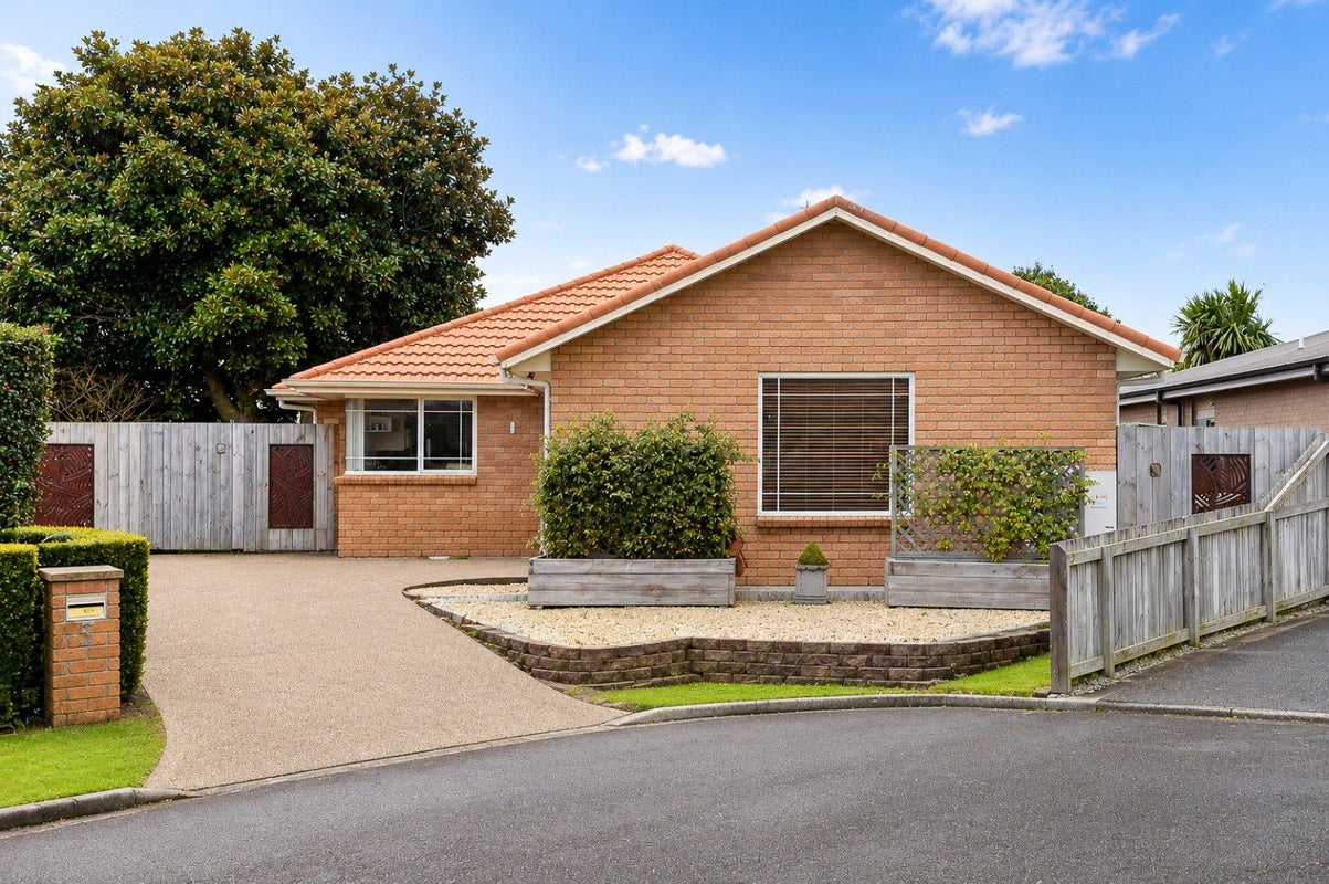 5 Lansbury Court, Rototuna North, Hamilton - Carousel 1