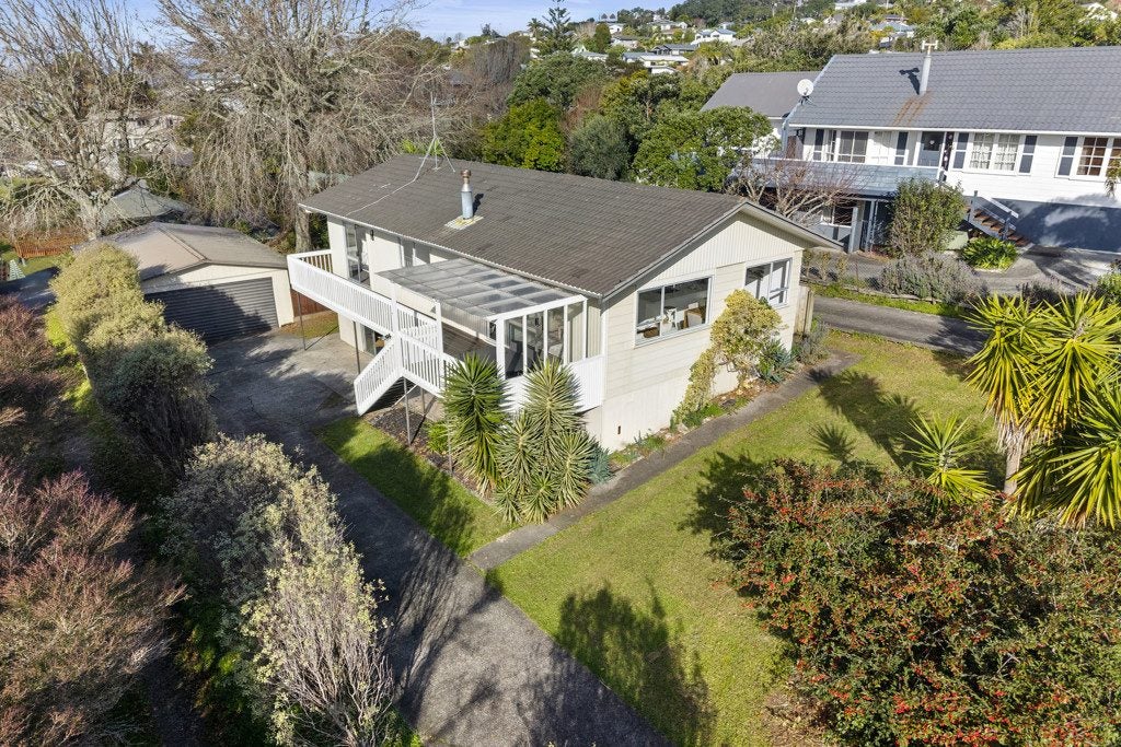 25 Dobell Road, Stanmore Bay, Whangaparaoa - Carousel 1