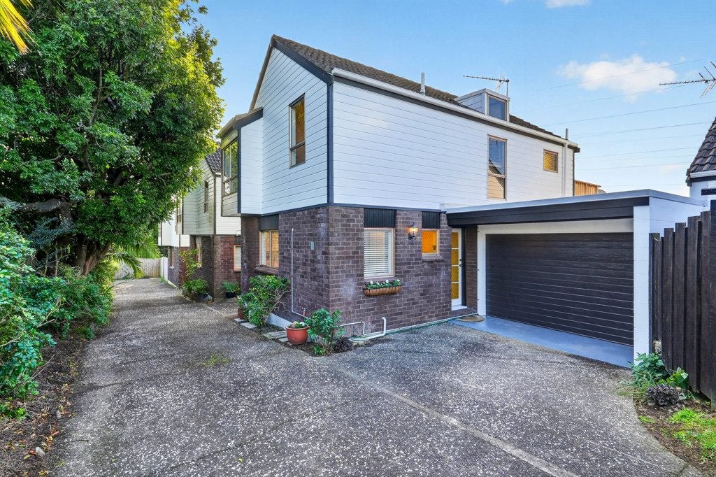 2/36 Koromiko Street, New Lynn, Auckland - Carousel 1