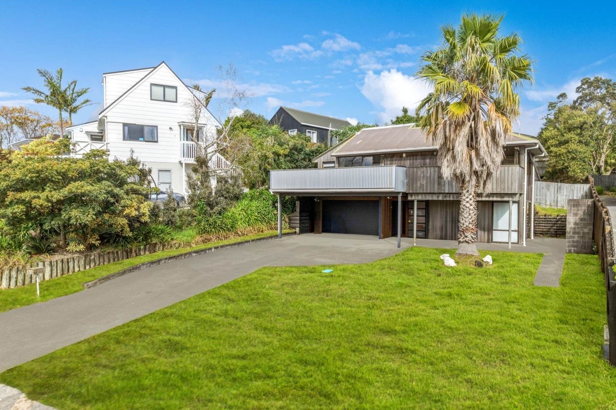 7 Widmore Drive, Massey, Auckland - Carousel 2