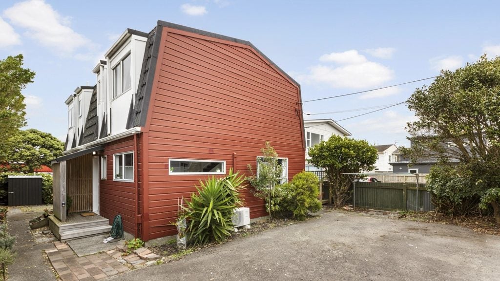 3/58 Brussels Street, Miramar, Wellington - Carousel 1