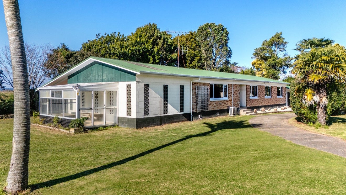 87 College Road, Edgecumbe, Edgecumbe - Carousel 2