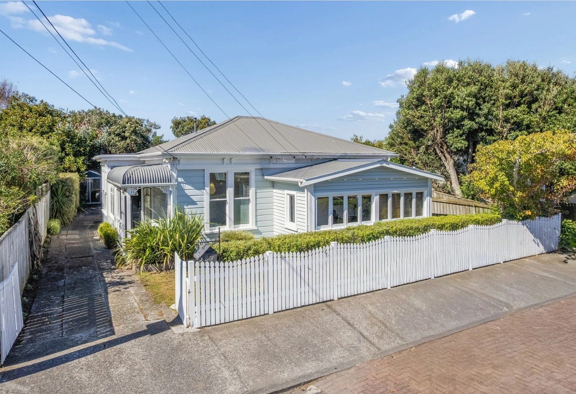 26 Bay Street, Petone, Lower Hutt, Wellington - Carousel 1