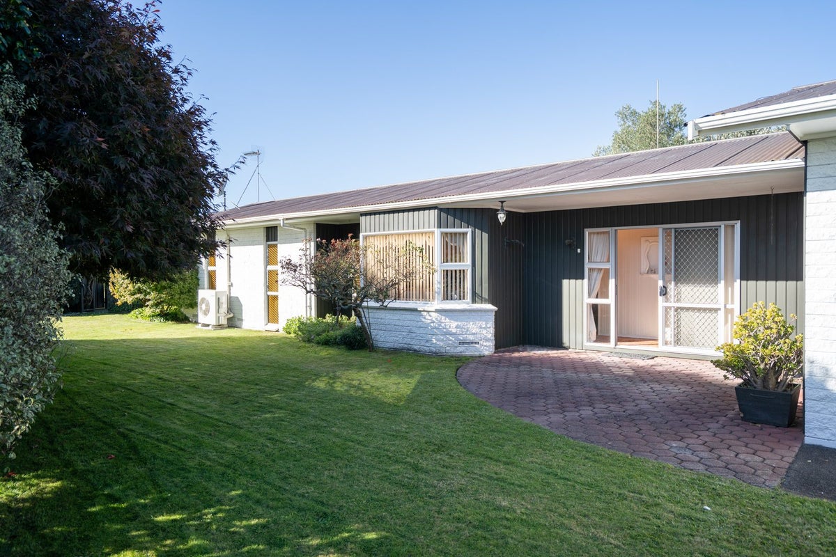 6 Woodstock Crescent, Leamington, Leamington - Carousel 2