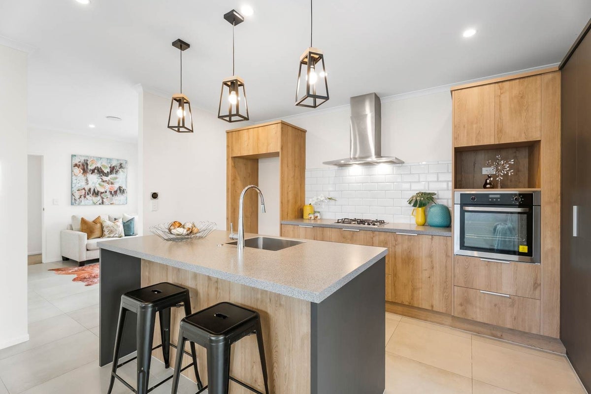 63 Pepene Avenue, Takanini, Auckland - Carousel 2