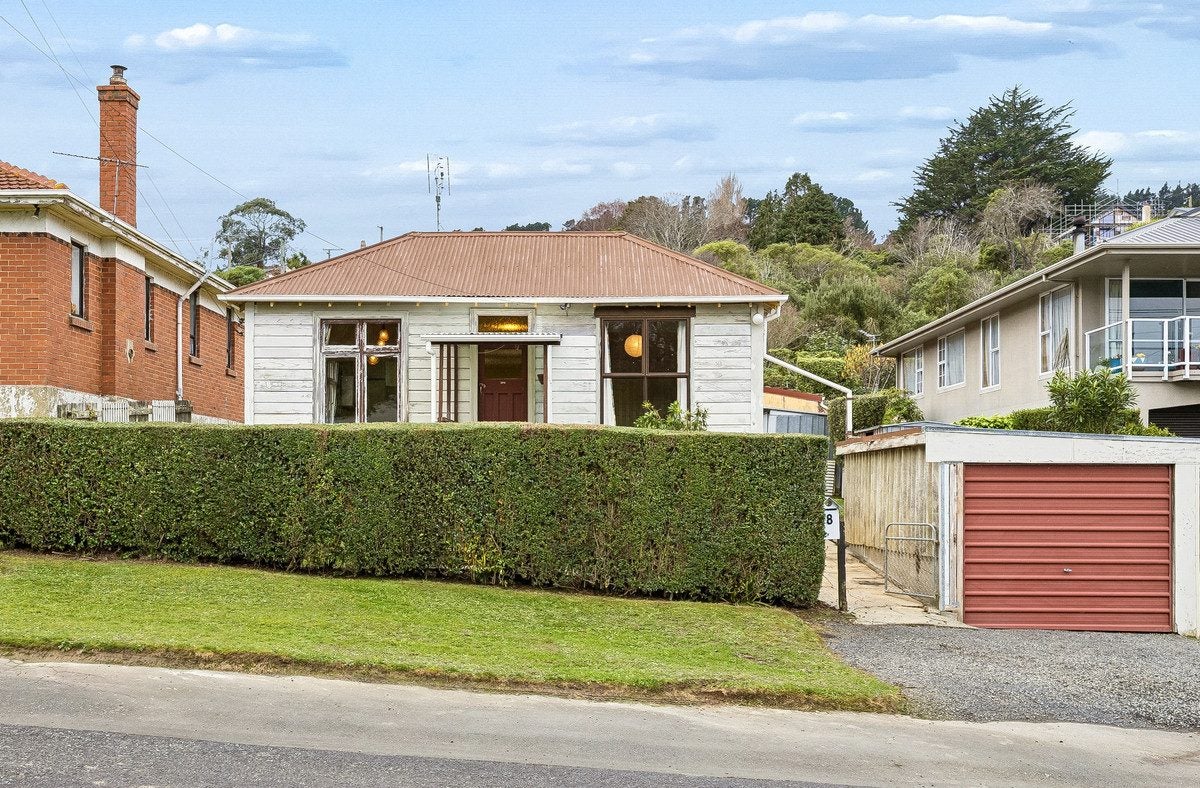 8 Kellas Street, Macandrew Bay, Dunedin - Carousel 1