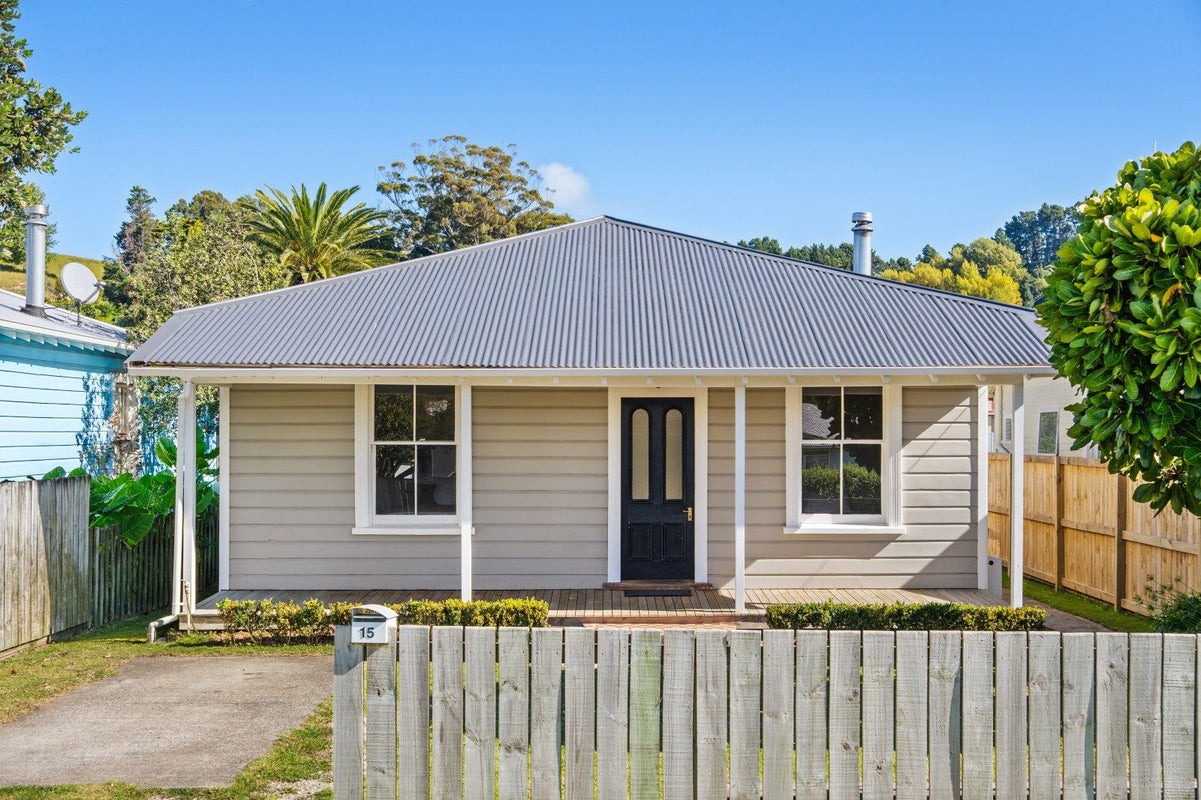 15 Oman Street, Kaiti, Gisborne - Carousel 1