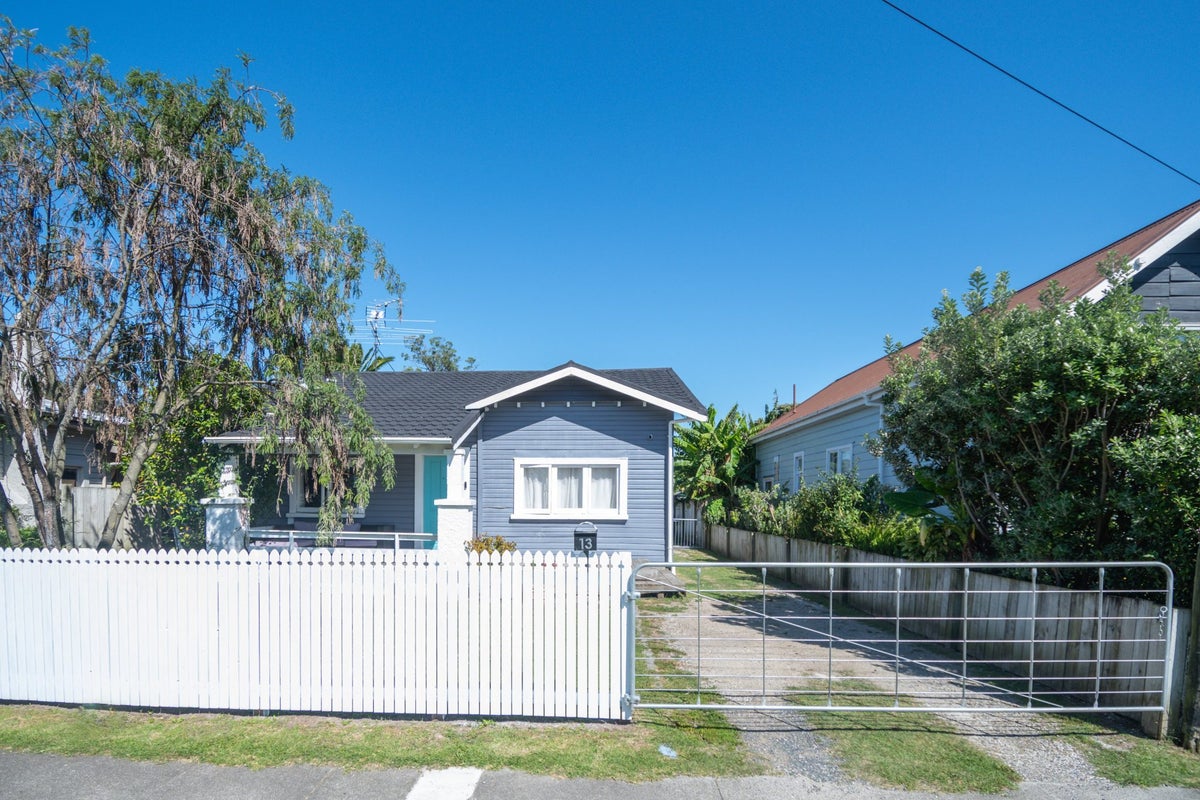 13 Dickson Street, Kaiti, Gisborne - Carousel 2