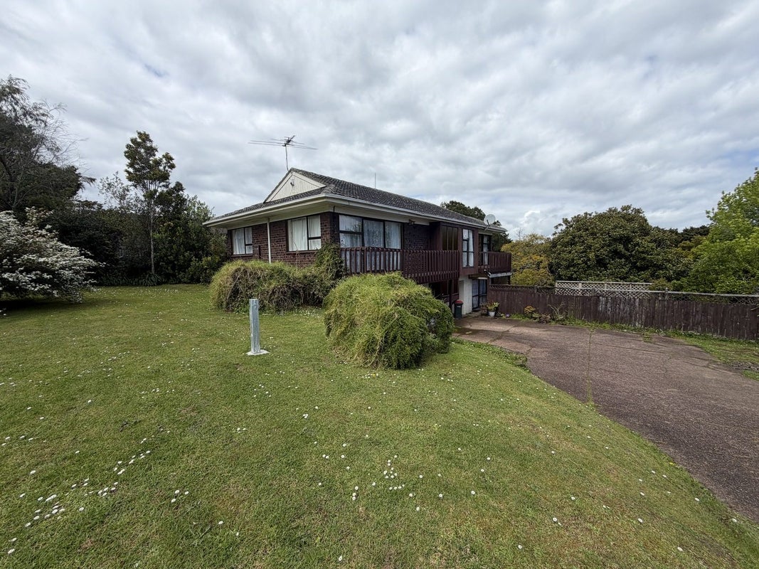 111 Redoubt Road, Goodwood Heights, Auckland - Carousel 1