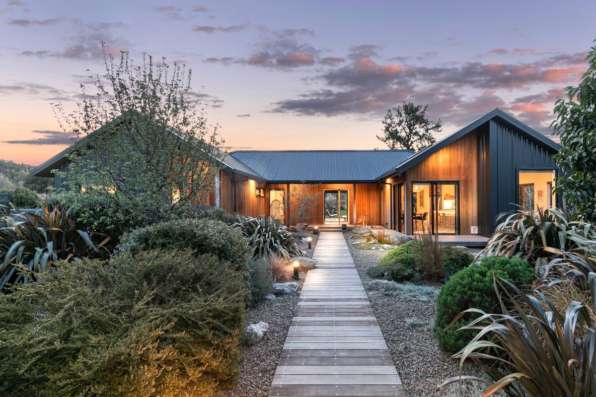 5 Loach Road, Hawea Flat, Wanaka - Carousel 1