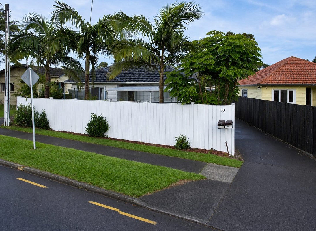 33 Titirangi Road, New Lynn, Auckland - Carousel 1