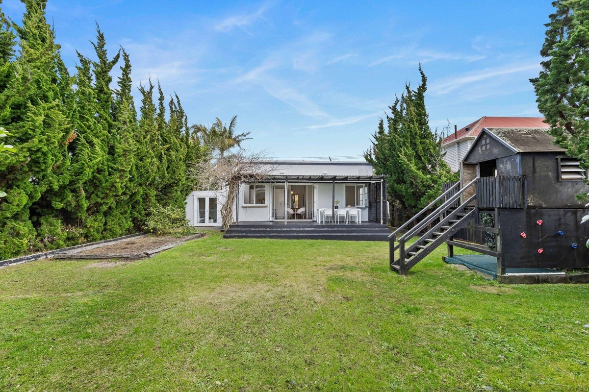 265 Point Chevalier Road, Point Chevalier, Auckland - Carousel 1