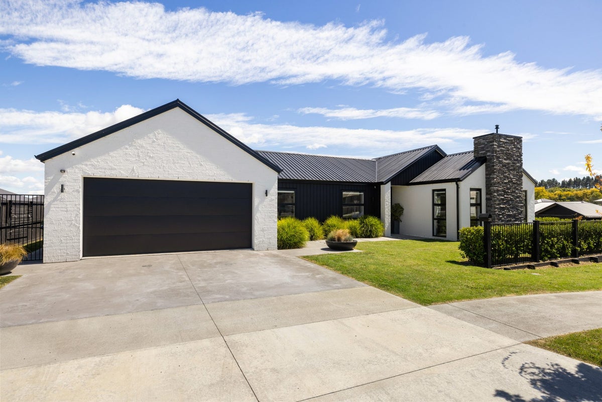 28 Acacia Avenue, Kihikihi, Te Awamutu - Carousel 1
