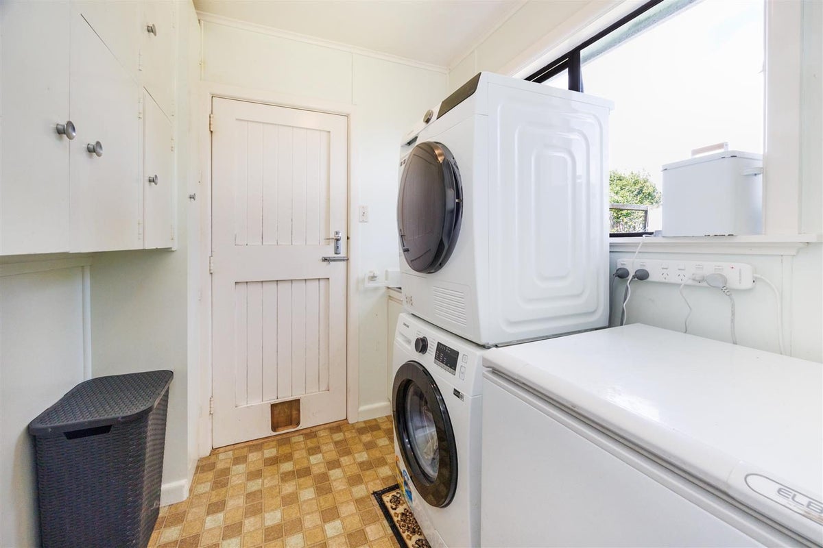 2 Oaklea Avenue, Marton, Marton - Carousel 28