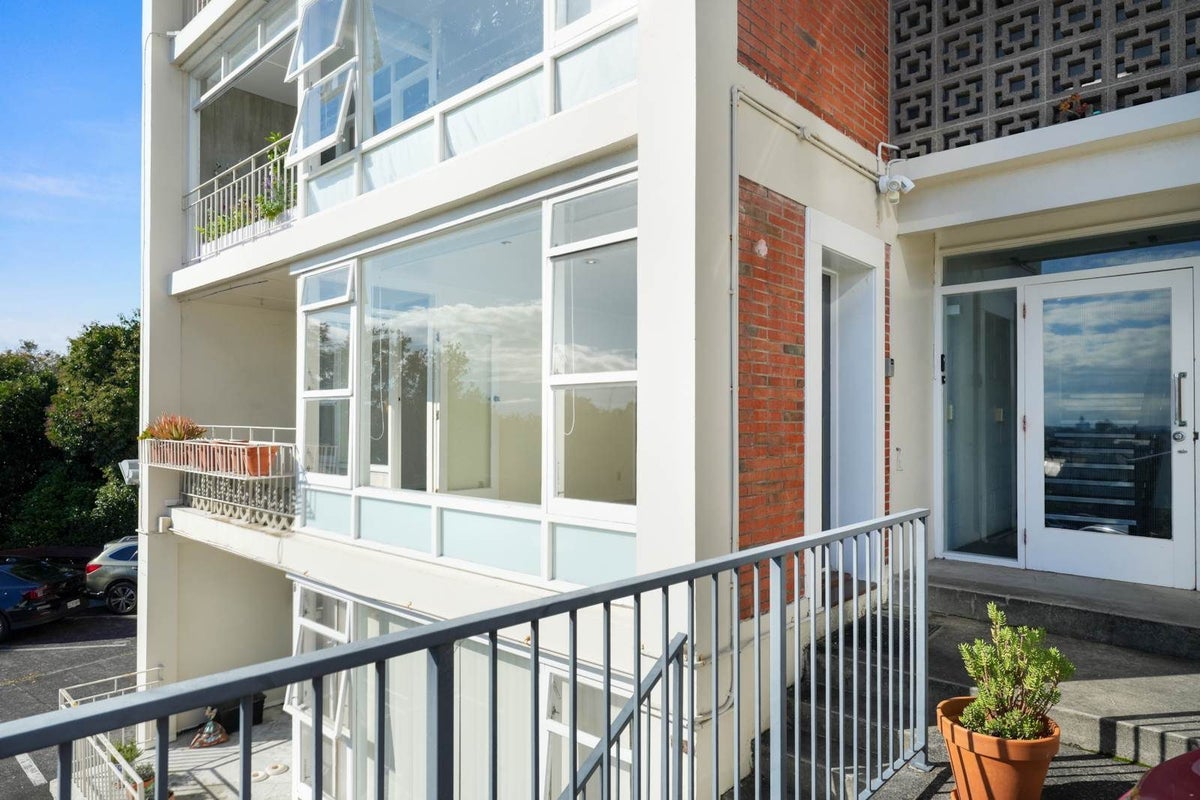 2/258 Parnell Road, Parnell, Auckland - Carousel 1