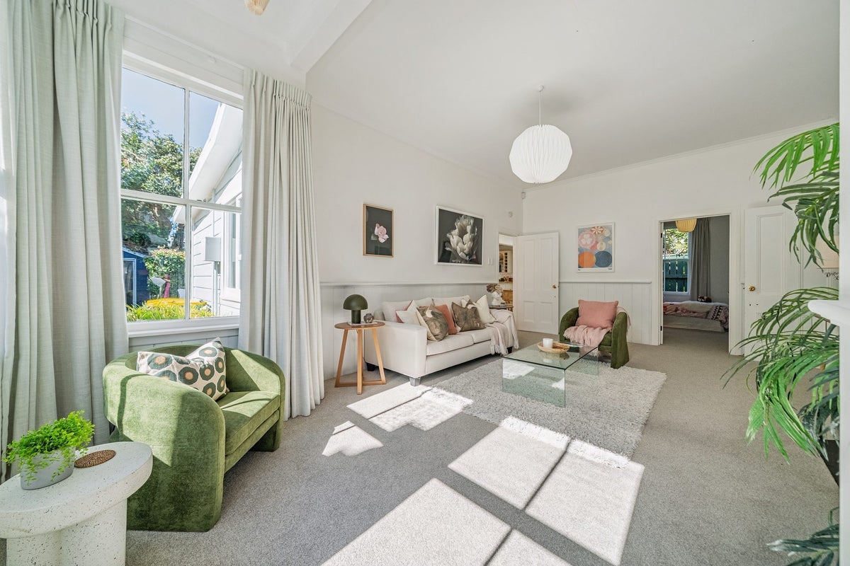 26 Bay Street, Petone, Lower Hutt - Carousel 2