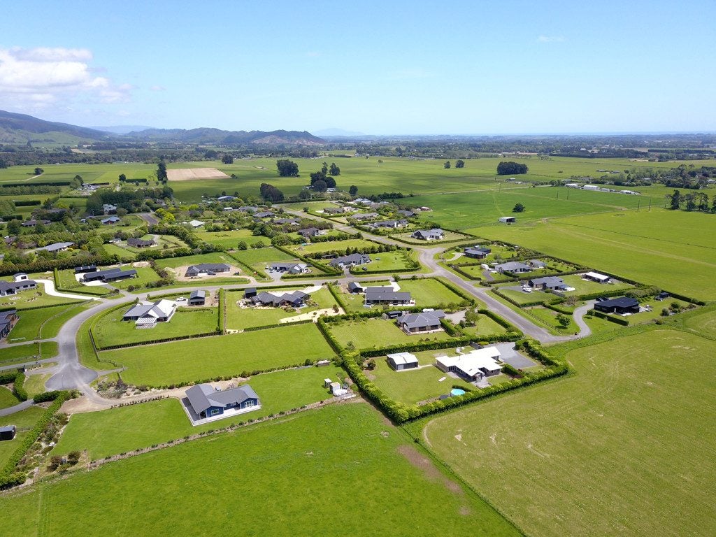 33 Oriwa Lane, Levin, Levin - Carousel 23