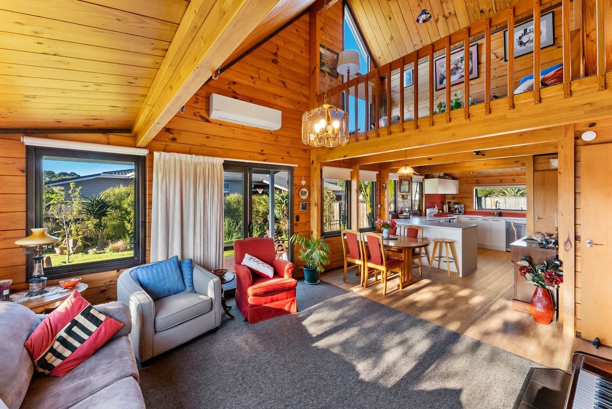 5 Kaitake Place, Oakura, Oakura - Carousel 1