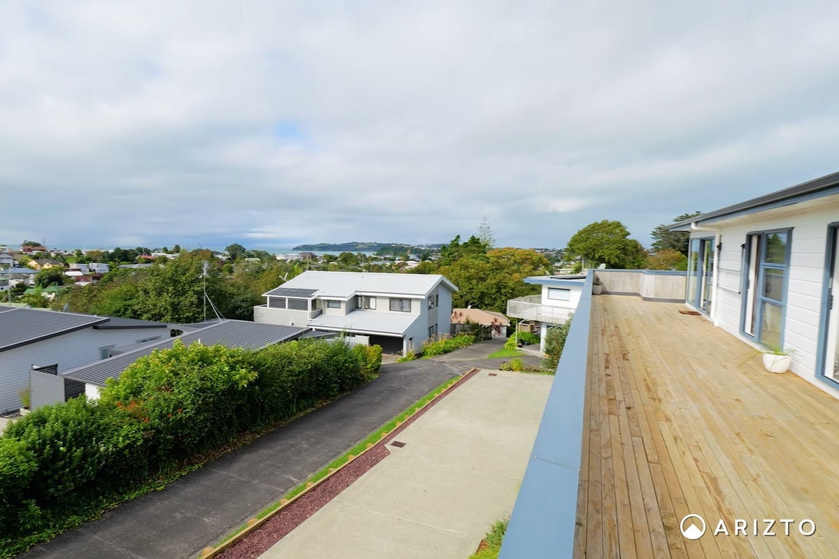 29 Gledstane Road, Stanmore Bay, Whangaparaoa - Carousel 2