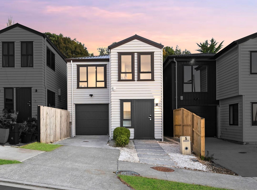 5 Puhakehake Place, Flat Bush, Auckland - Carousel 24