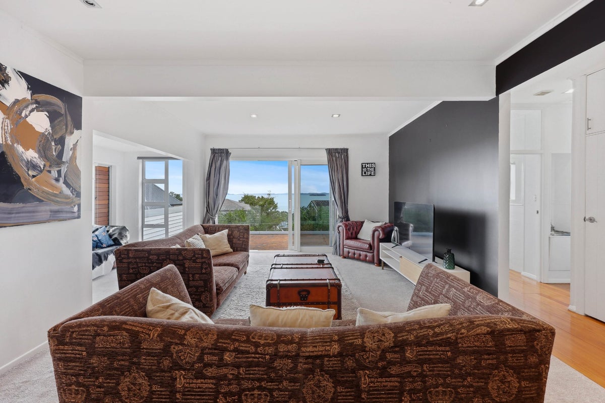 13 Sea View Terrace, Cockle Bay, Auckland - Carousel 2