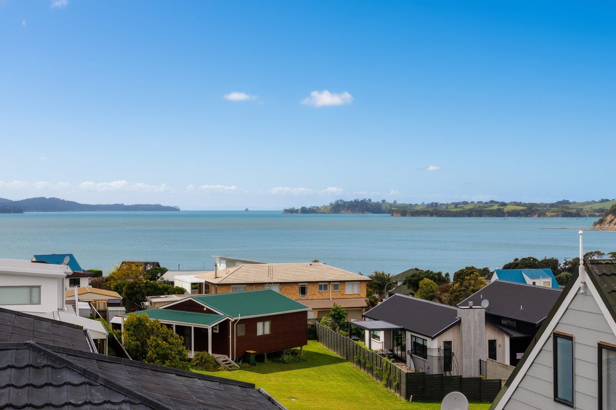 4 Te Kapa Place, Snells Beach, Snells Beach - Carousel 1