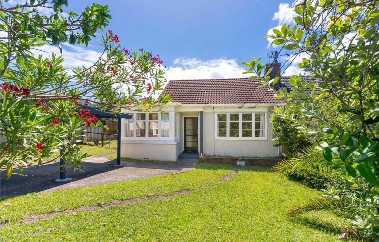 1 Handley Avenue, Narrow Neck, Auckland - Carousel 2