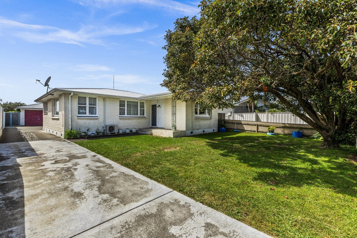 62 Oldham Avenue, Onekawa, Napier - Carousel 1