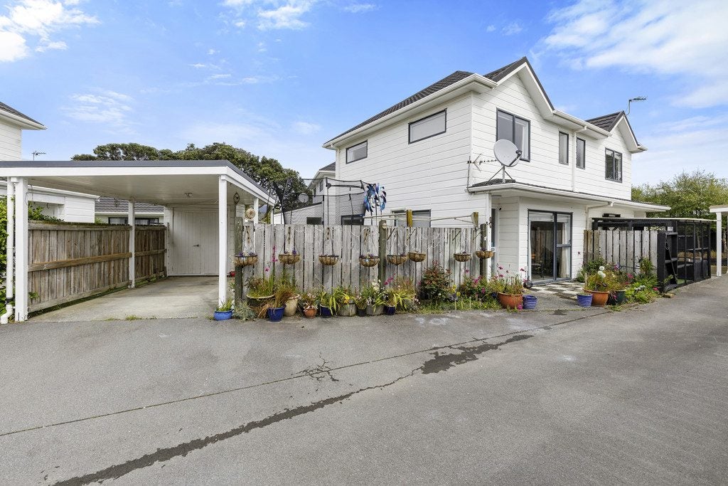 4/24 Mason Street, Moera, Lower Hutt - Carousel 1