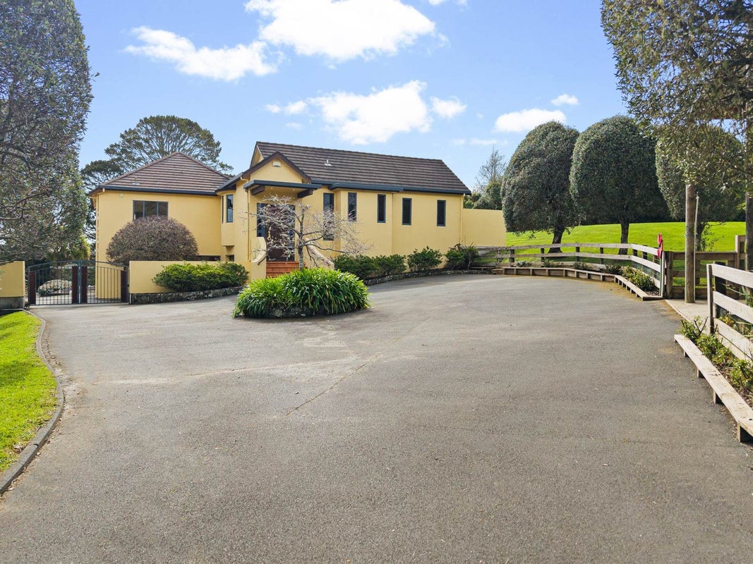 2 Godley Lane, Lucas Heights, Auckland - Carousel 2