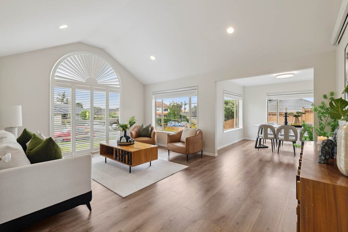102 Golfland Drive, Golflands, Auckland - Carousel 2