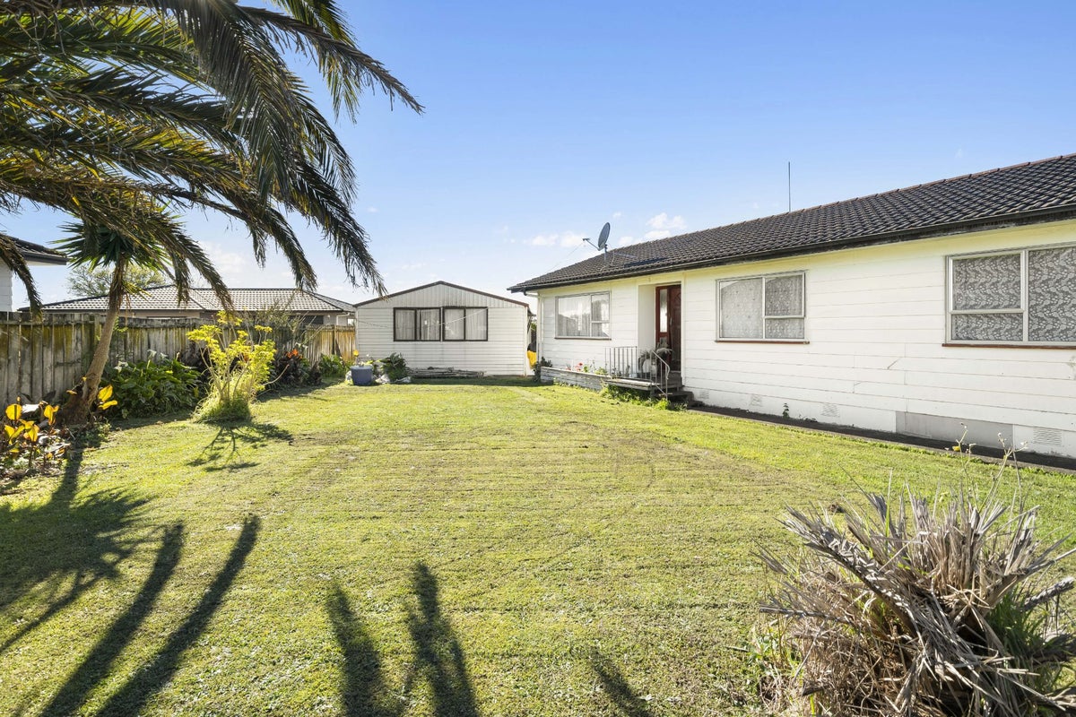 25 Silverstone Place, Henderson, Auckland - Carousel 2