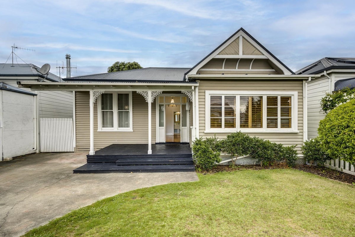 6 Hall Street, Napier South, Napier - Carousel 1