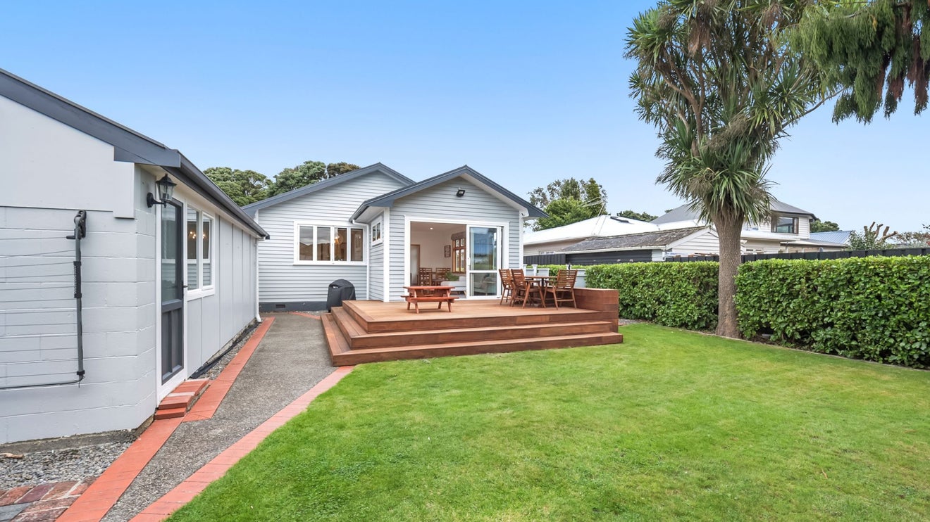 11 Thornycroft Avenue, Epuni, Lower Hutt - Carousel 1
