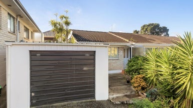 2/23 Tawa Road, Onehunga, Auckland - Carousel 1