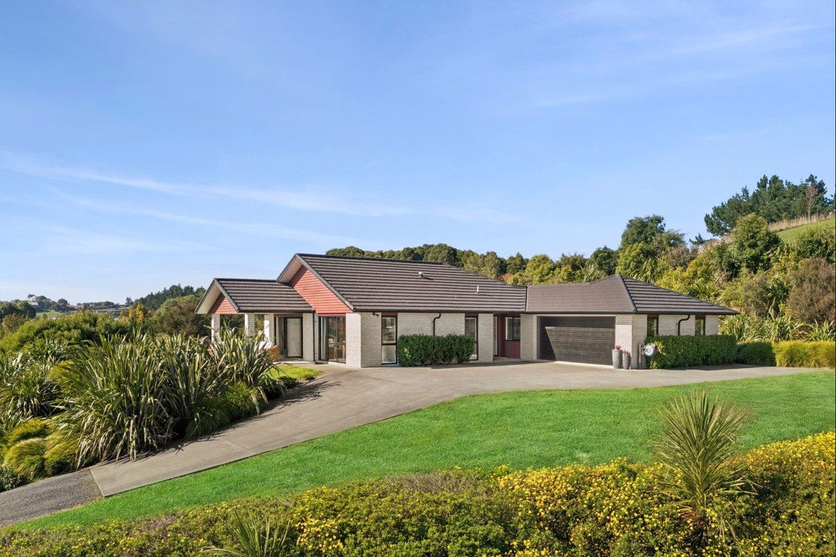 74 Highbrook Way, Whatawhata, Hamilton - Carousel 1