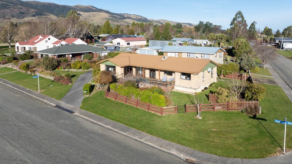 1 Back Street, Tapanui, Tapanui - Carousel 1